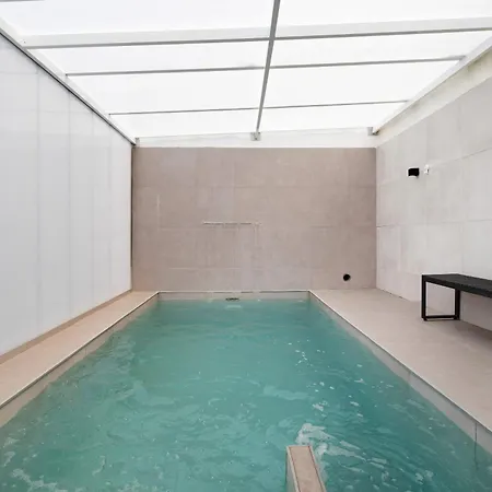 Rchico Piscina Climatizada בית נופש צ'יקלנה דה לה פרונטרה